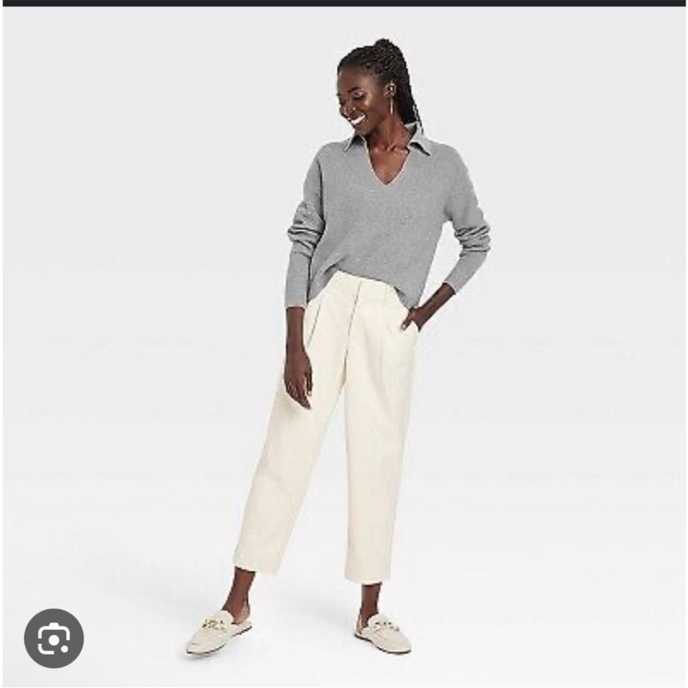 Get medium new day grey sweater worn once.